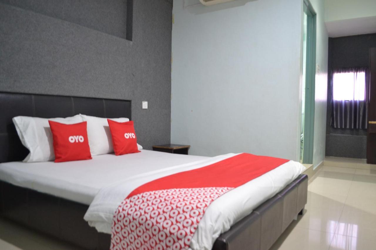 Oyo 89737 Hotel Tishoa Kampong Batu Tiga المظهر الخارجي الصورة