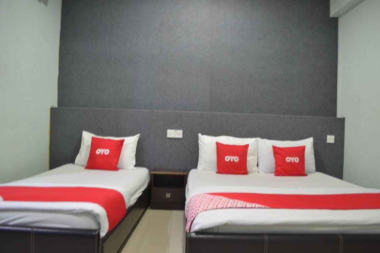 Oyo 89737 Hotel Tishoa Kampong Batu Tiga المظهر الخارجي الصورة