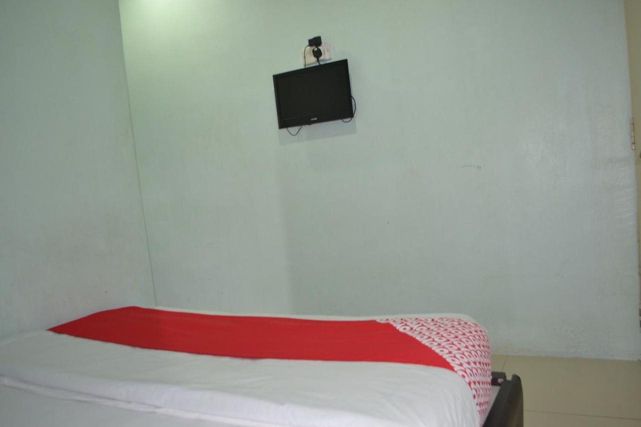 Oyo 89737 Hotel Tishoa Kampong Batu Tiga المظهر الخارجي الصورة